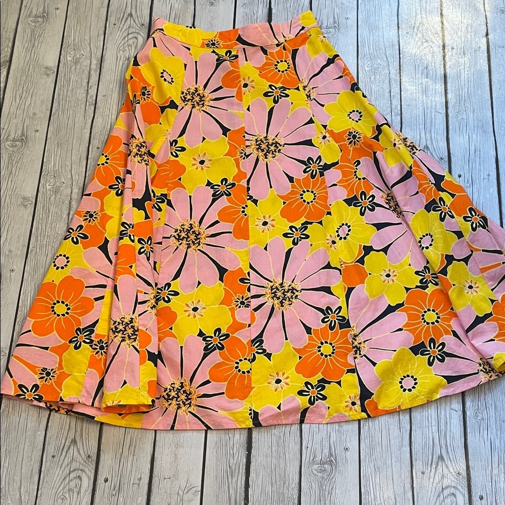 ASOS 100% COTTON SKIRT
Size 8
Like New!